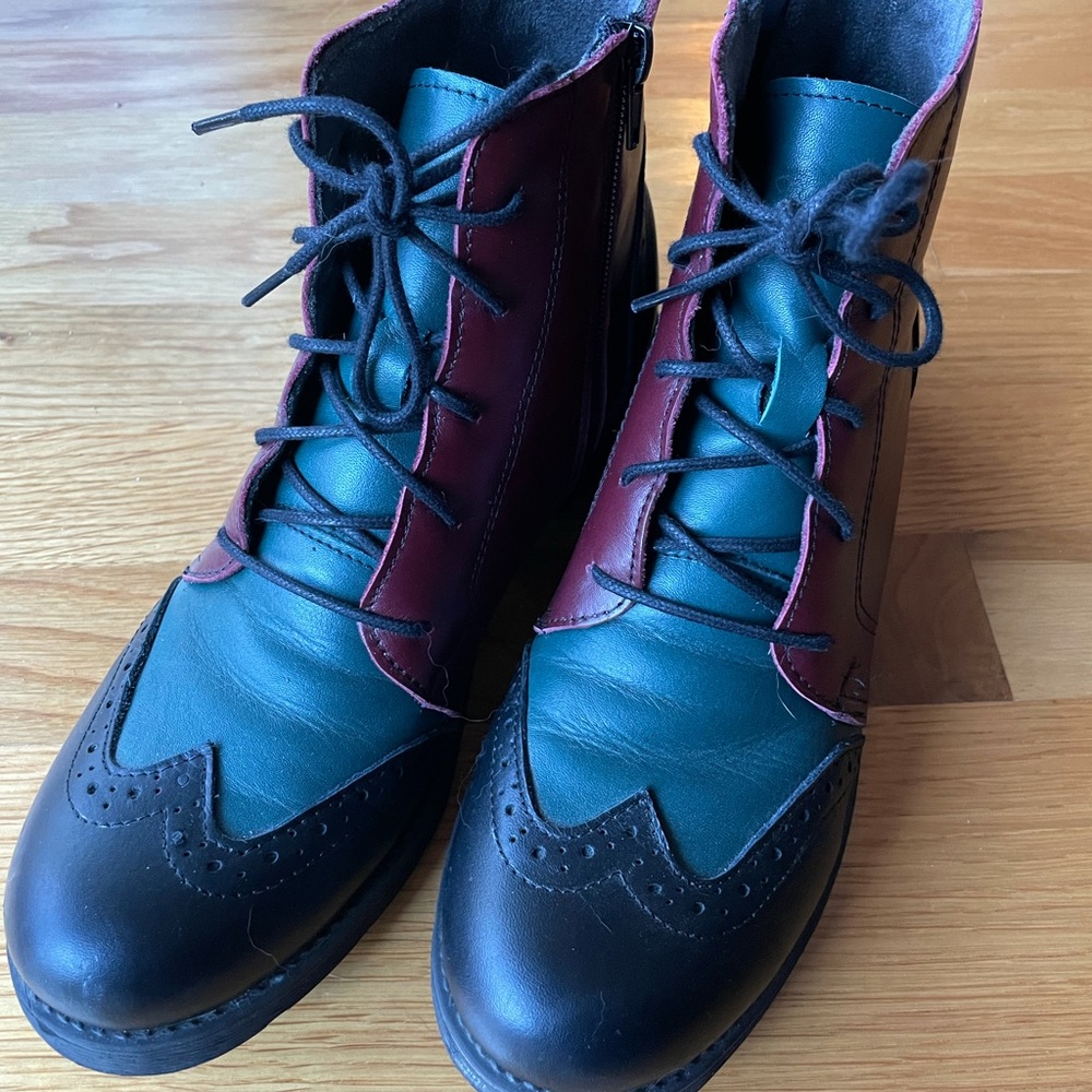 Sandalia StiStoa Leather Oxford Brogue Boots in Burgundy & Teal, size 39/8